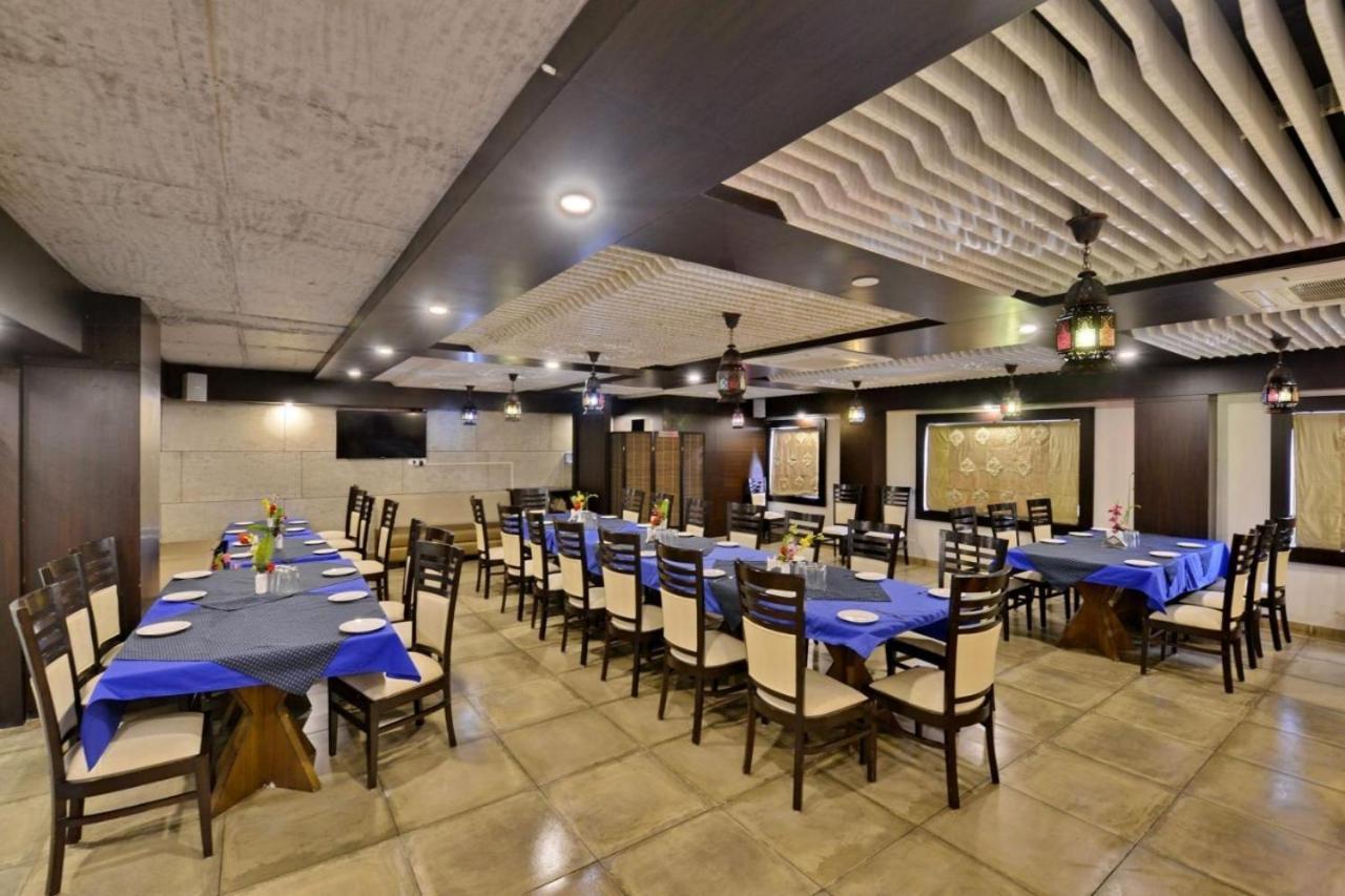 Hotel Puneet International Raipur  Ngoại thất bức ảnh