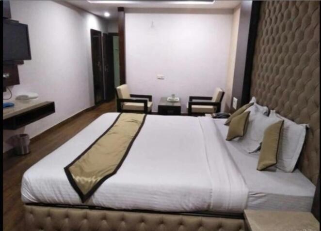 Hotel Puneet International Raipur  Ngoại thất bức ảnh