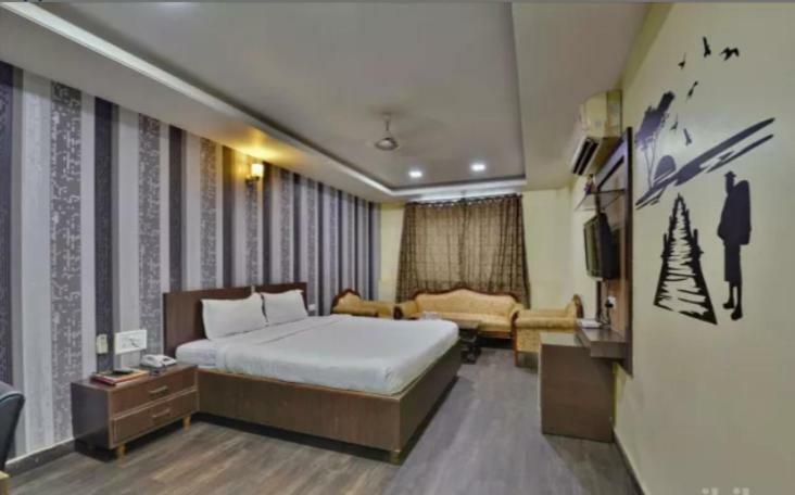 Hotel Puneet International Raipur  Ngoại thất bức ảnh