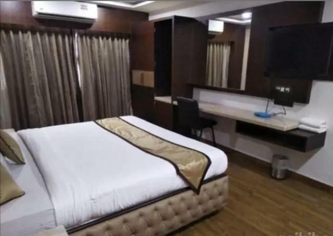 Hotel Puneet International Raipur  Ngoại thất bức ảnh