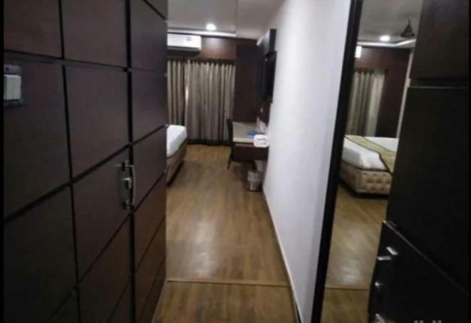 Hotel Puneet International Raipur  Ngoại thất bức ảnh