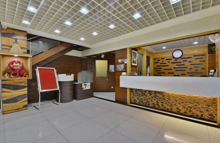 Hotel Puneet International Raipur  Ngoại thất bức ảnh