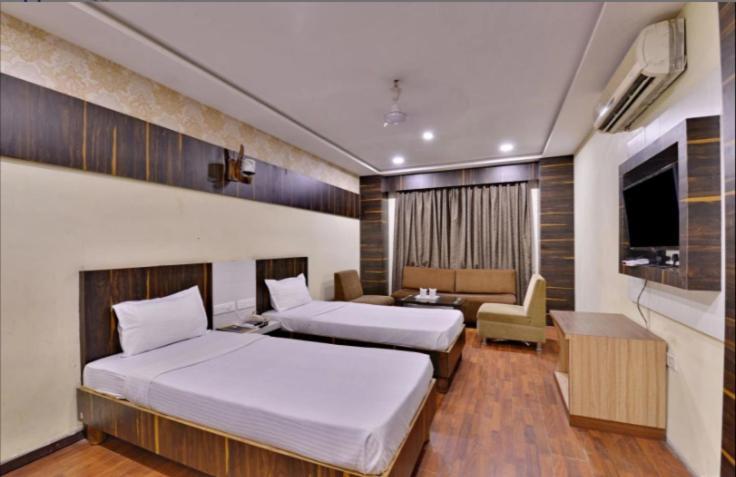 Hotel Puneet International Raipur  Ngoại thất bức ảnh