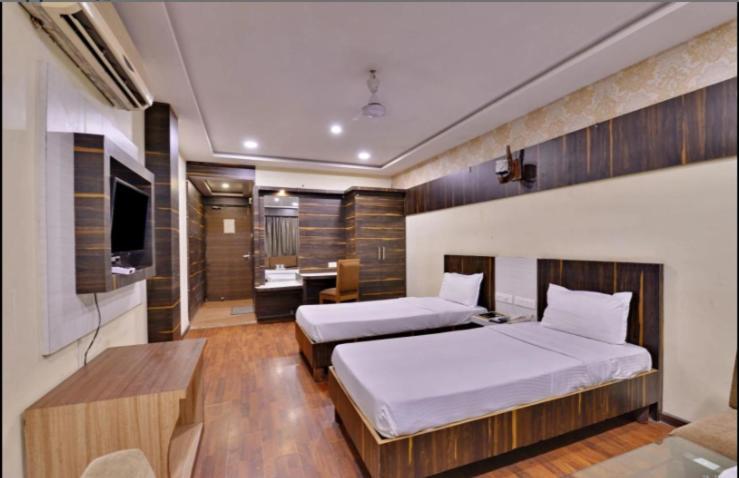 Hotel Puneet International Raipur  Ngoại thất bức ảnh